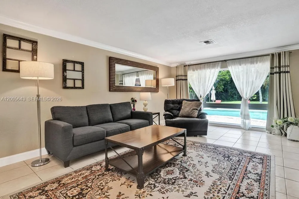 4981 SW 186th Ave, Southwest Ranches, FL 33332