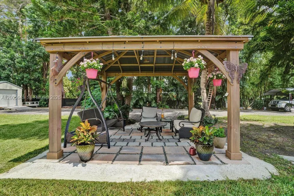 4981 SW 186th Ave, Southwest Ranches, FL 33332