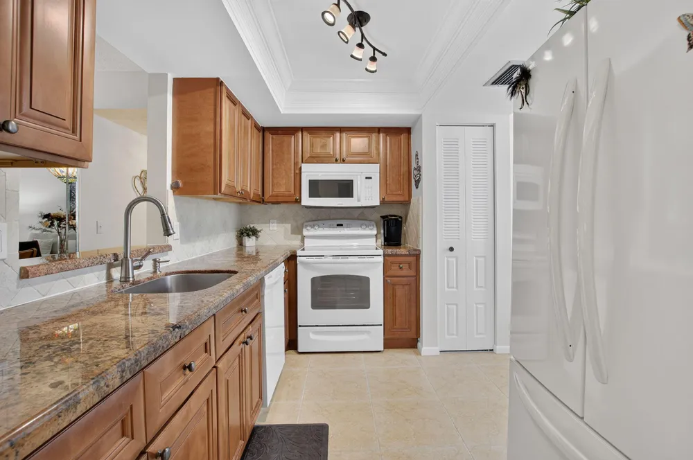 11 Willowbrook Ln, Delray Beach, FL 33446