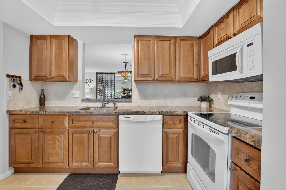 11 Willowbrook Ln, Delray Beach, FL 33446