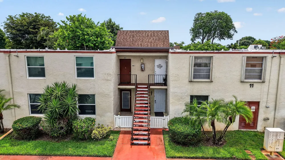 11 Willowbrook Ln, Delray Beach, FL 33446
