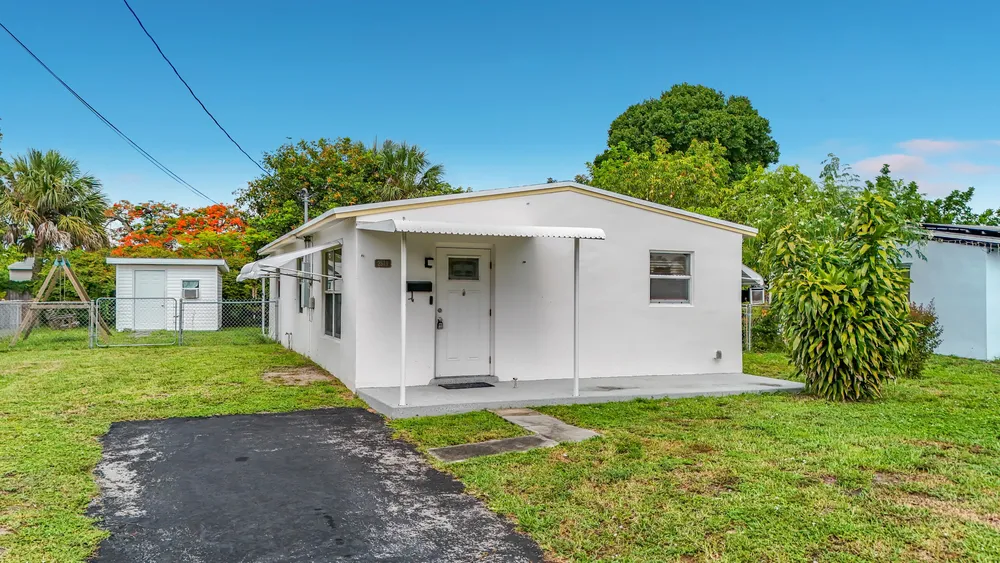 2573 NW 58th Ave, Margate, FL 33063