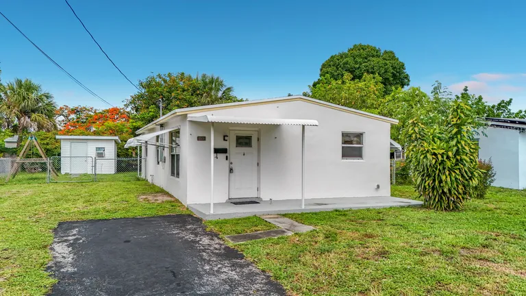 2573 NW 58th Ave, Margate, FL 33063