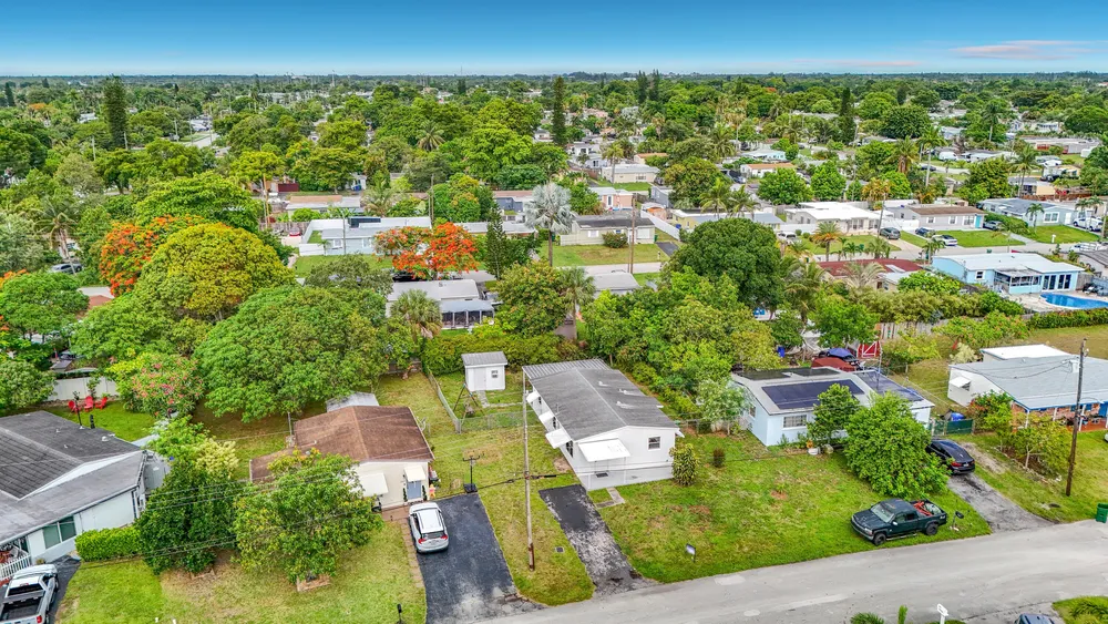 2573 NW 58th Ave, Margate, FL 33063
