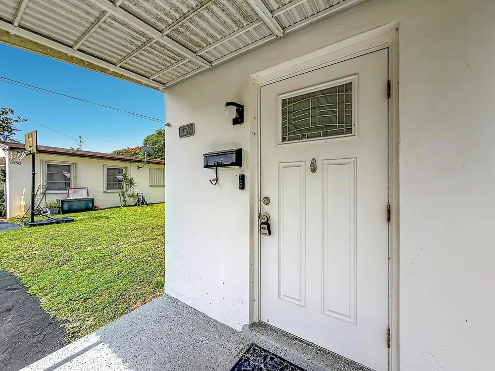 2573 NW 58th Ave, Margate, FL 33063
