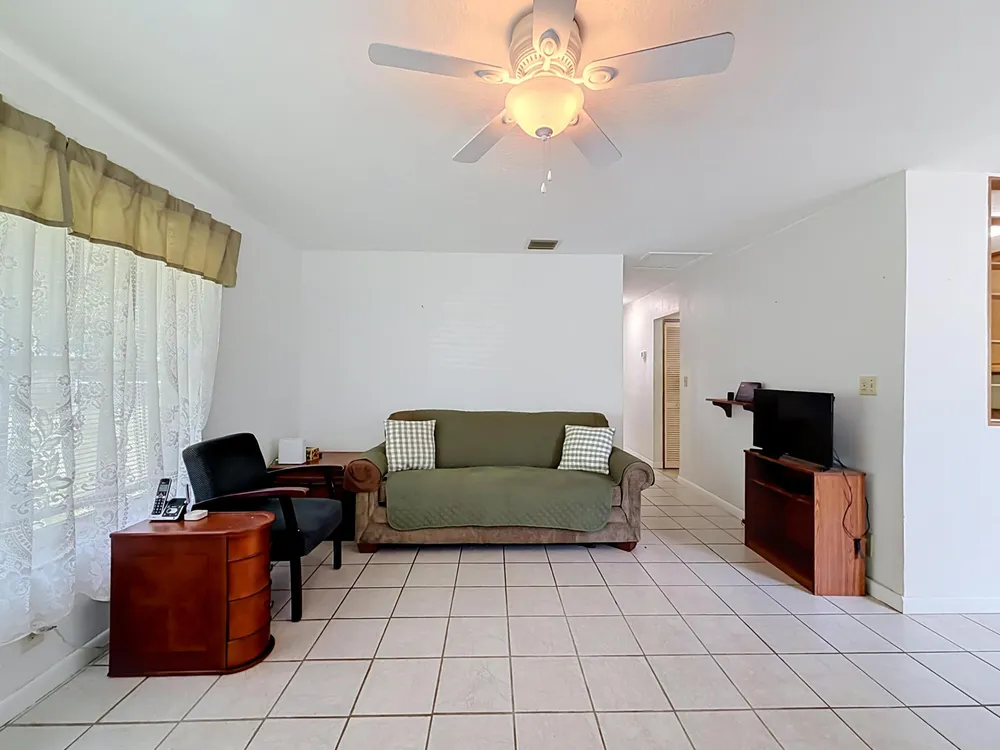 2573 NW 58th Ave, Margate, FL 33063