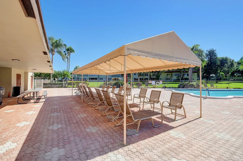 11 Willowbrook Ln, Delray Beach, FL 33446