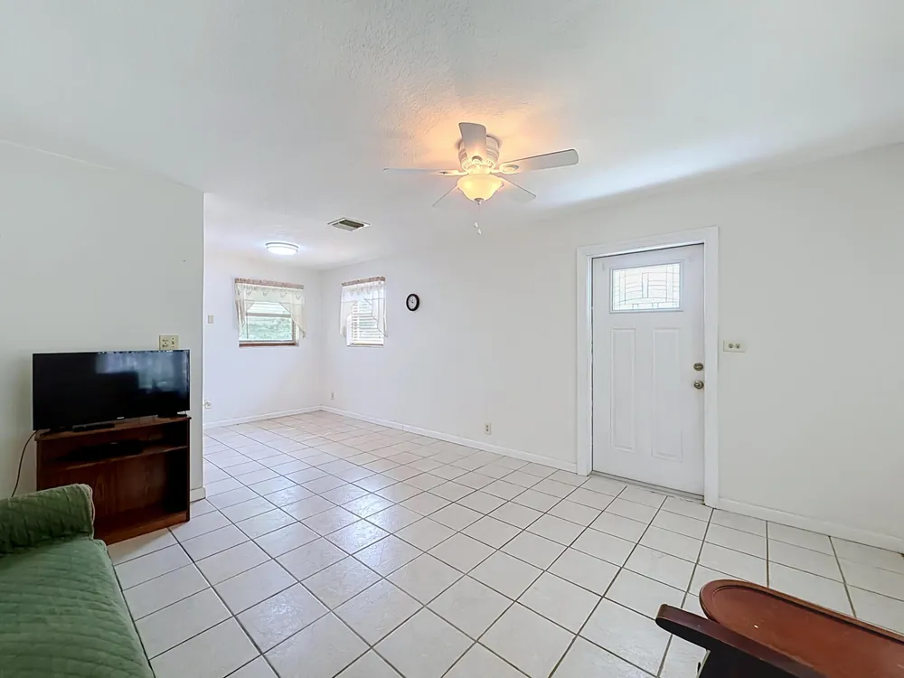 2573 NW 58th Ave, Margate, FL 33063