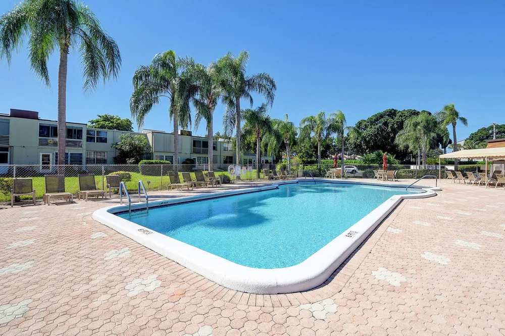 11 Willowbrook Ln, Delray Beach, FL 33446