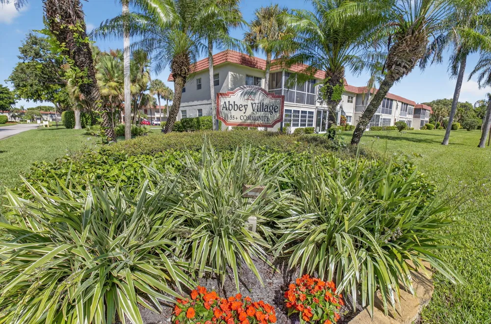 11 Willowbrook Ln, Delray Beach, FL 33446