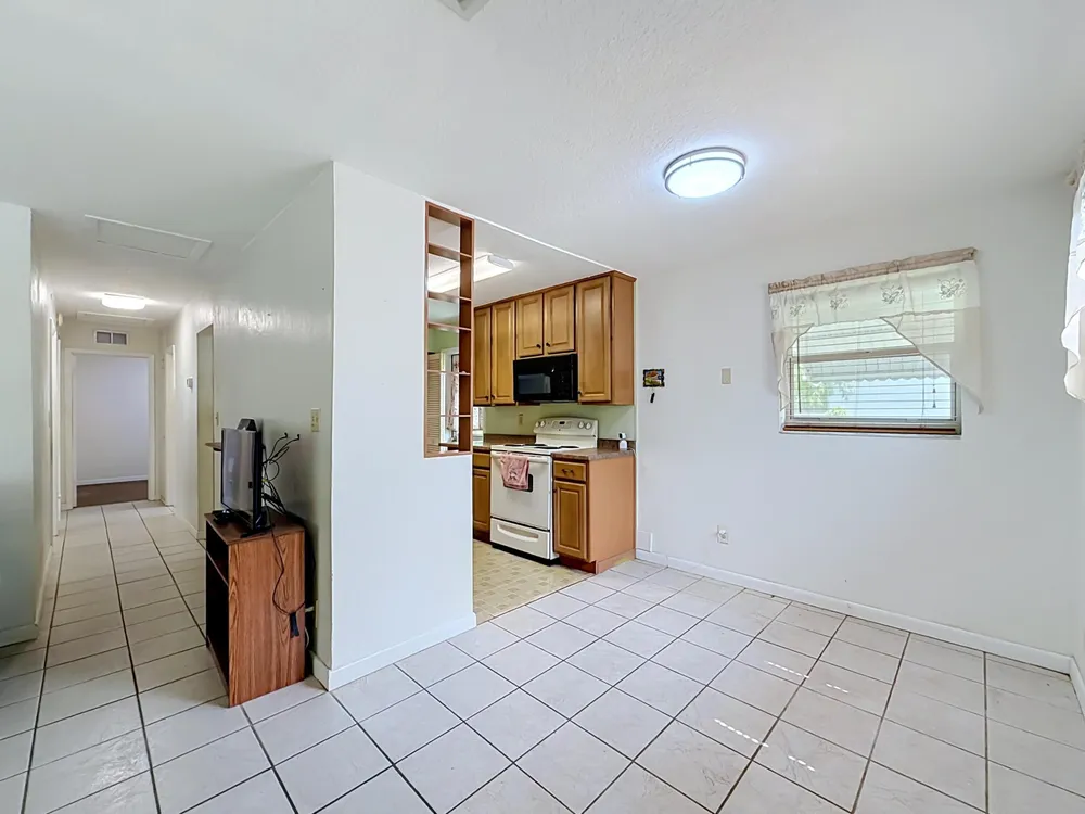 2573 NW 58th Ave, Margate, FL 33063