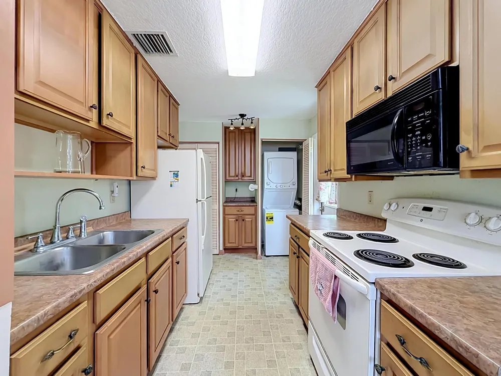 2573 NW 58th Ave, Margate, FL 33063