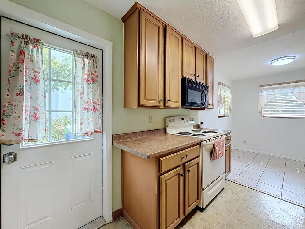 2573 NW 58th Ave, Margate, FL 33063