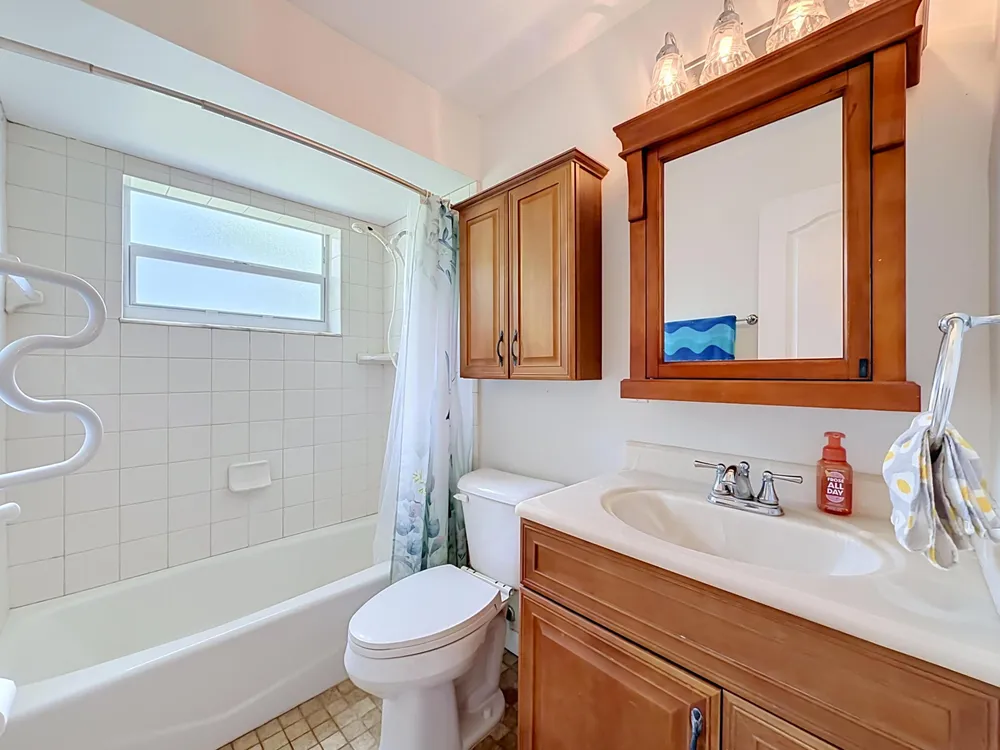 2573 NW 58th Ave, Margate, FL 33063