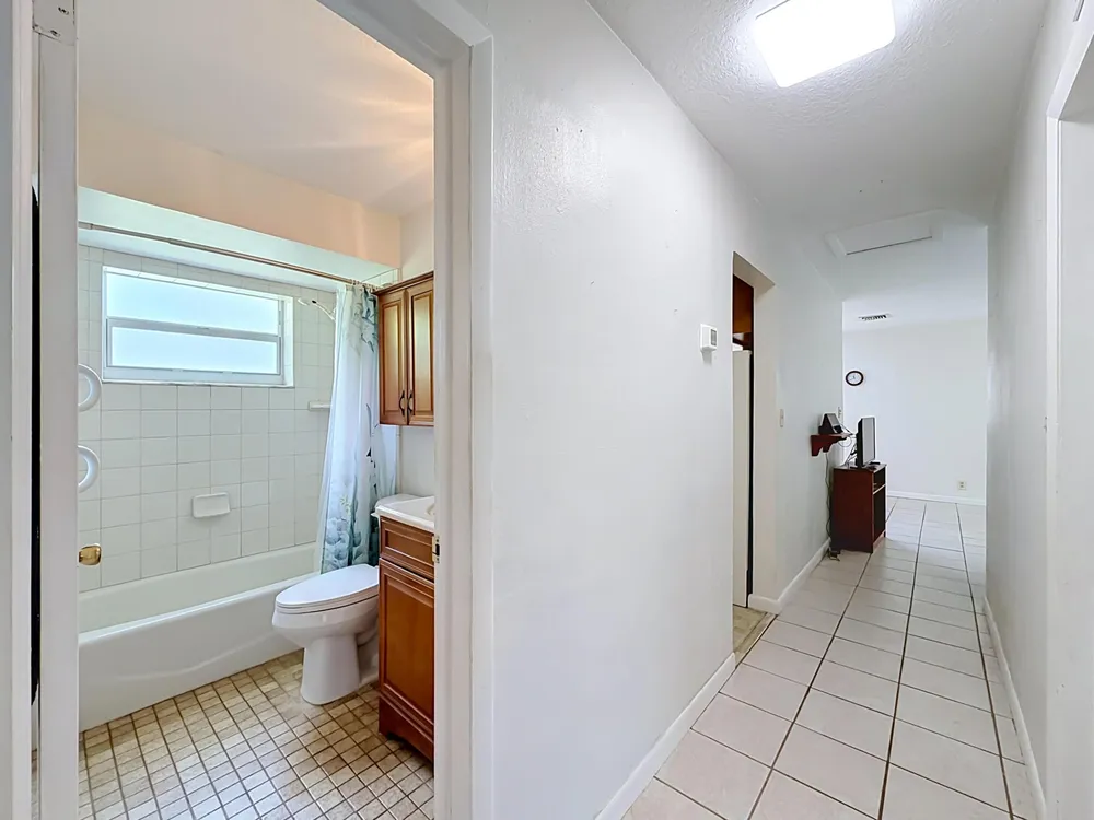 2573 NW 58th Ave, Margate, FL 33063
