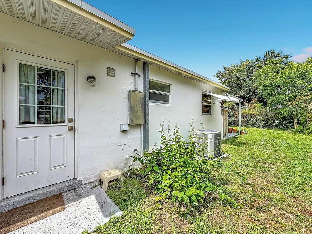 2573 NW 58th Ave, Margate, FL 33063