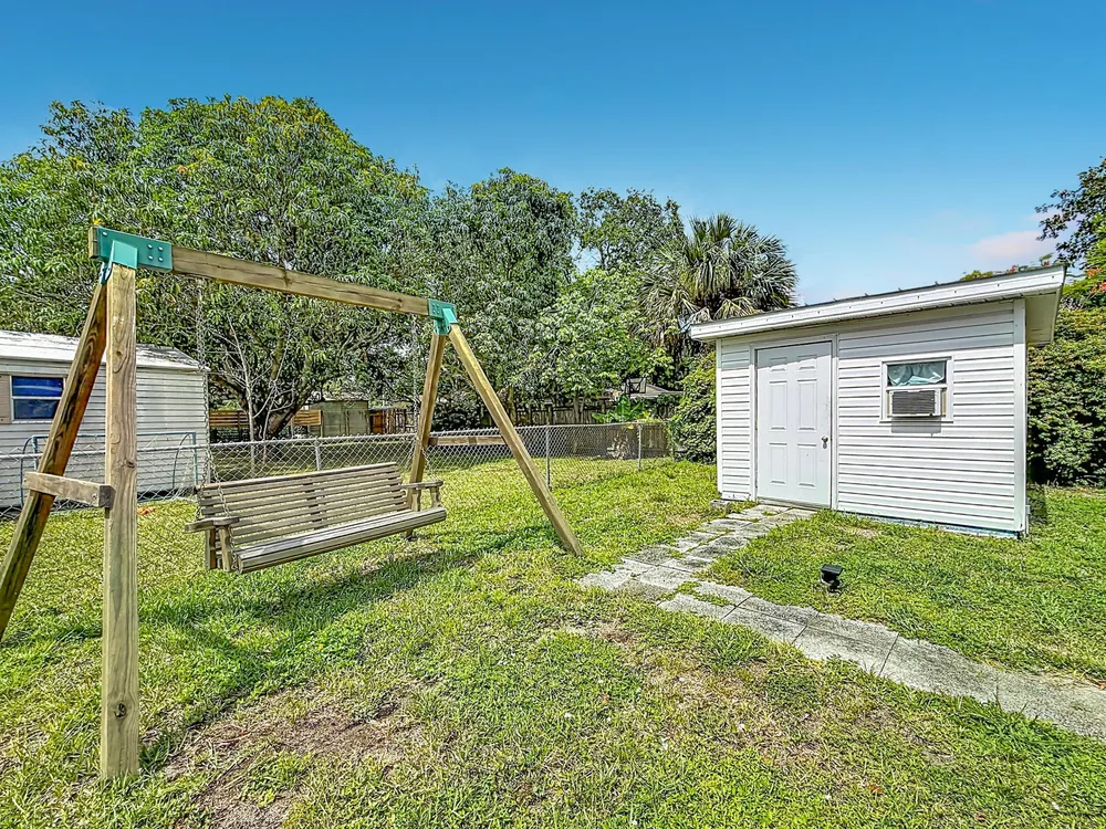 2573 NW 58th Ave, Margate, FL 33063