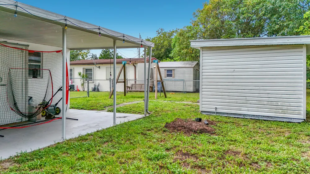 2573 NW 58th Ave, Margate, FL 33063