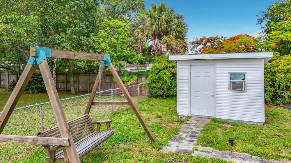 2573 NW 58th Ave, Margate, FL 33063
