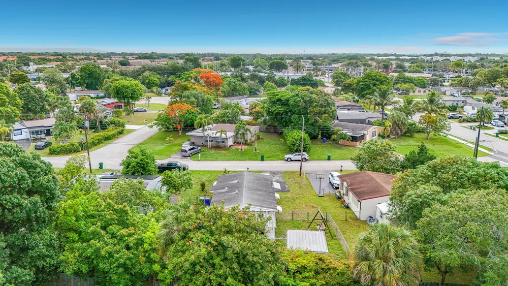 2573 NW 58th Ave, Margate, FL 33063