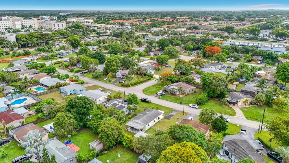 2573 NW 58th Ave, Margate, FL 33063