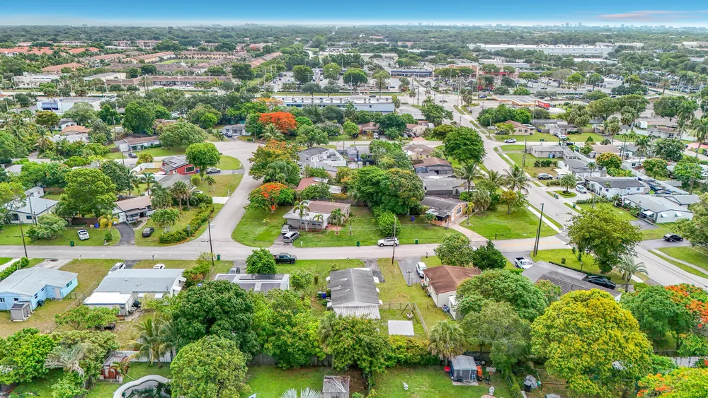 2573 NW 58th Ave, Margate, FL 33063