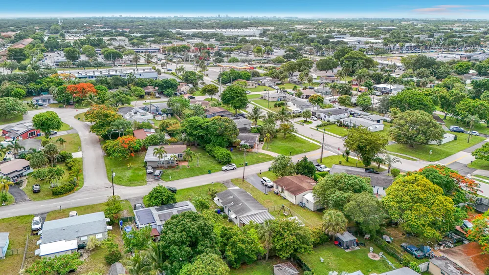 2573 NW 58th Ave, Margate, FL 33063