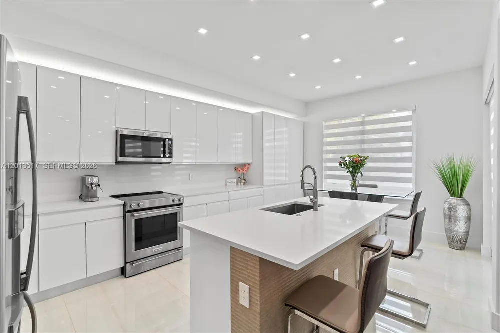 3188 NE 211th Terrace, Aventura, FL 33180