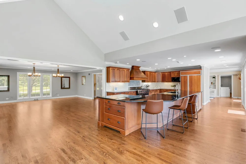 419 Caesar Dr, Barrington Hills, IL 60010