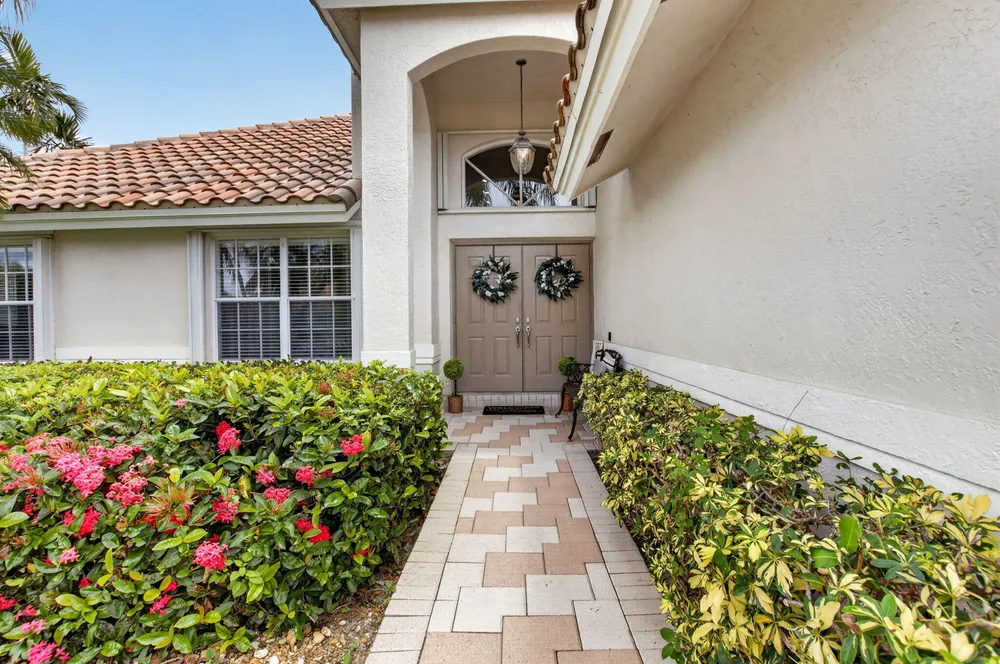 6101 Hook Ln, Boynton Beach, FL 33437