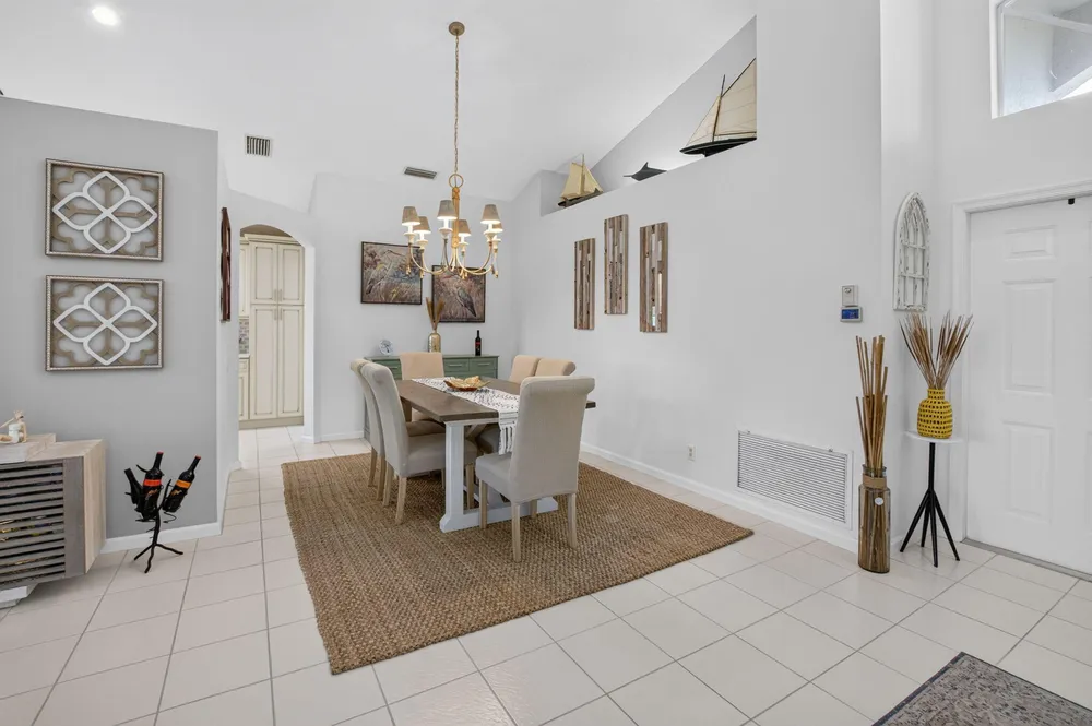 6101 Hook Ln, Boynton Beach, FL 33437