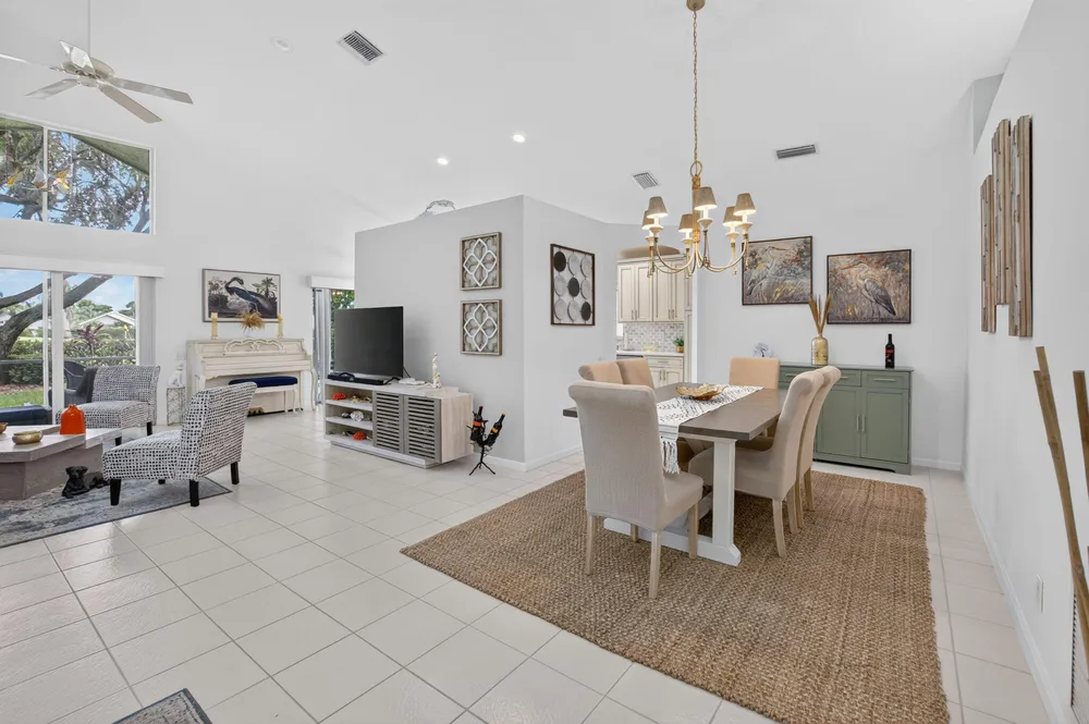 6101 Hook Ln, Boynton Beach, FL 33437