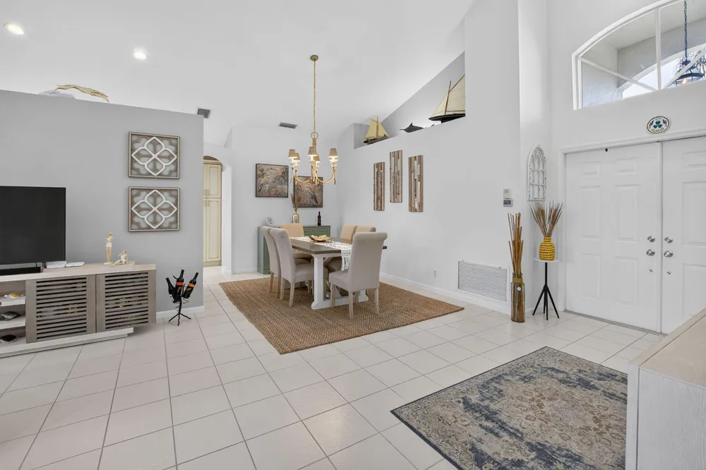 6101 Hook Ln, Boynton Beach, FL 33437