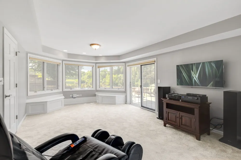 419 Caesar Dr, Barrington Hills, IL 60010