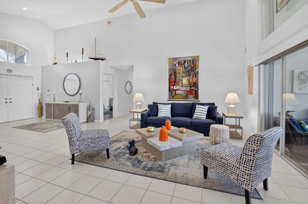6101 Hook Ln, Boynton Beach, FL 33437