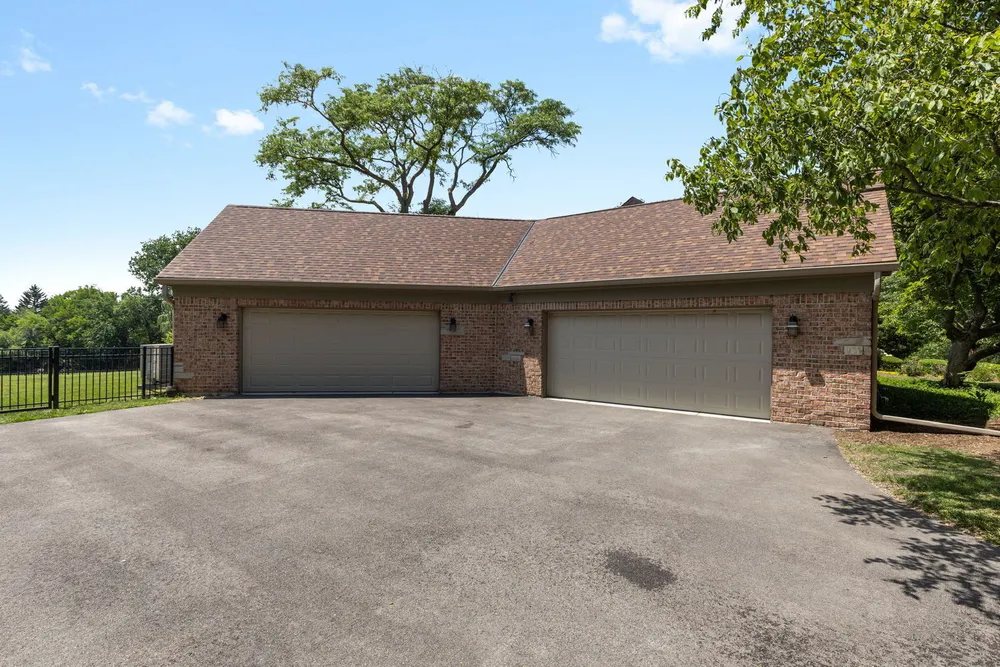 419 Caesar Dr, Barrington Hills, IL 60010