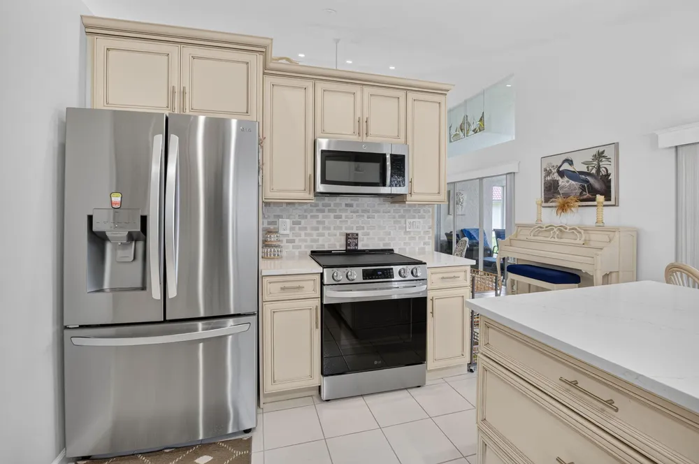 6101 Hook Ln, Boynton Beach, FL 33437