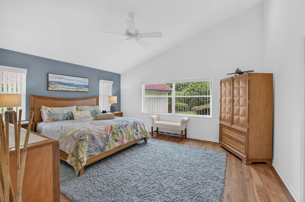 6101 Hook Ln, Boynton Beach, FL 33437