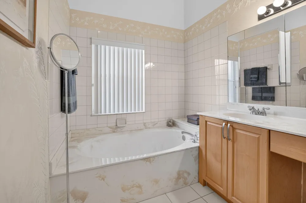 6101 Hook Ln, Boynton Beach, FL 33437