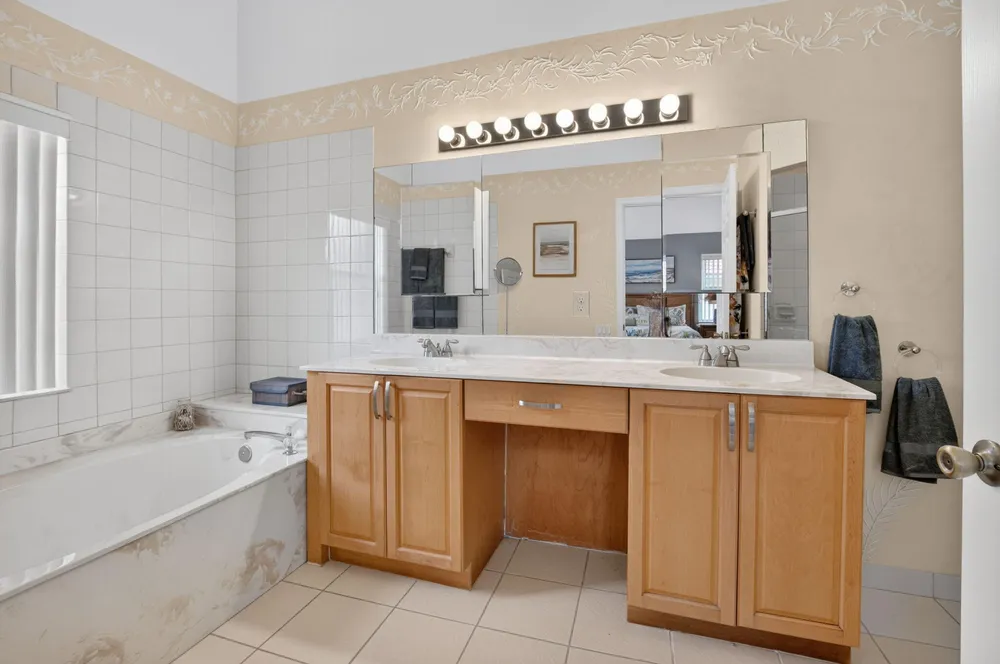 6101 Hook Ln, Boynton Beach, FL 33437