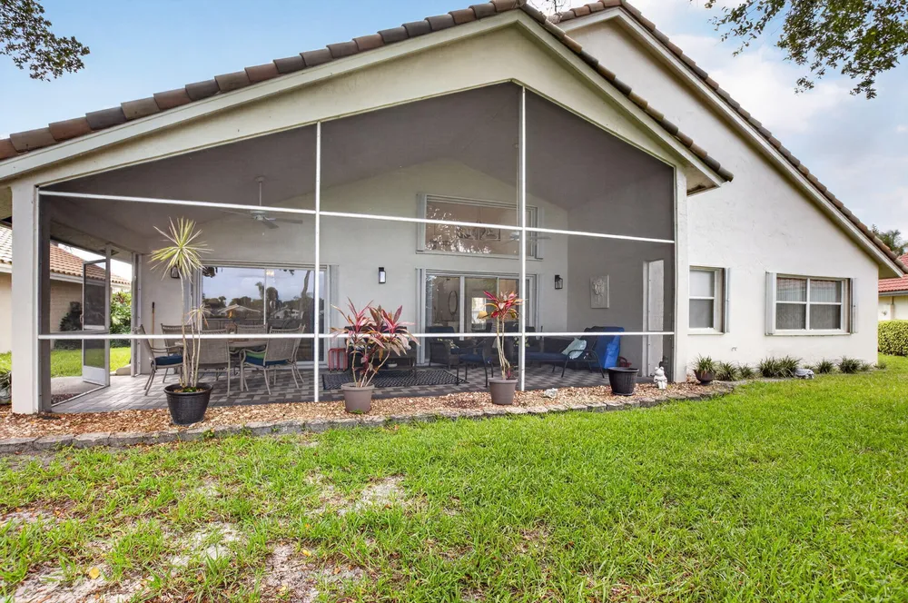 6101 Hook Ln, Boynton Beach, FL 33437