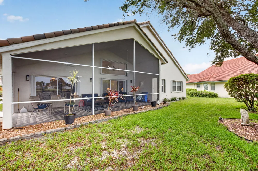 6101 Hook Ln, Boynton Beach, FL 33437