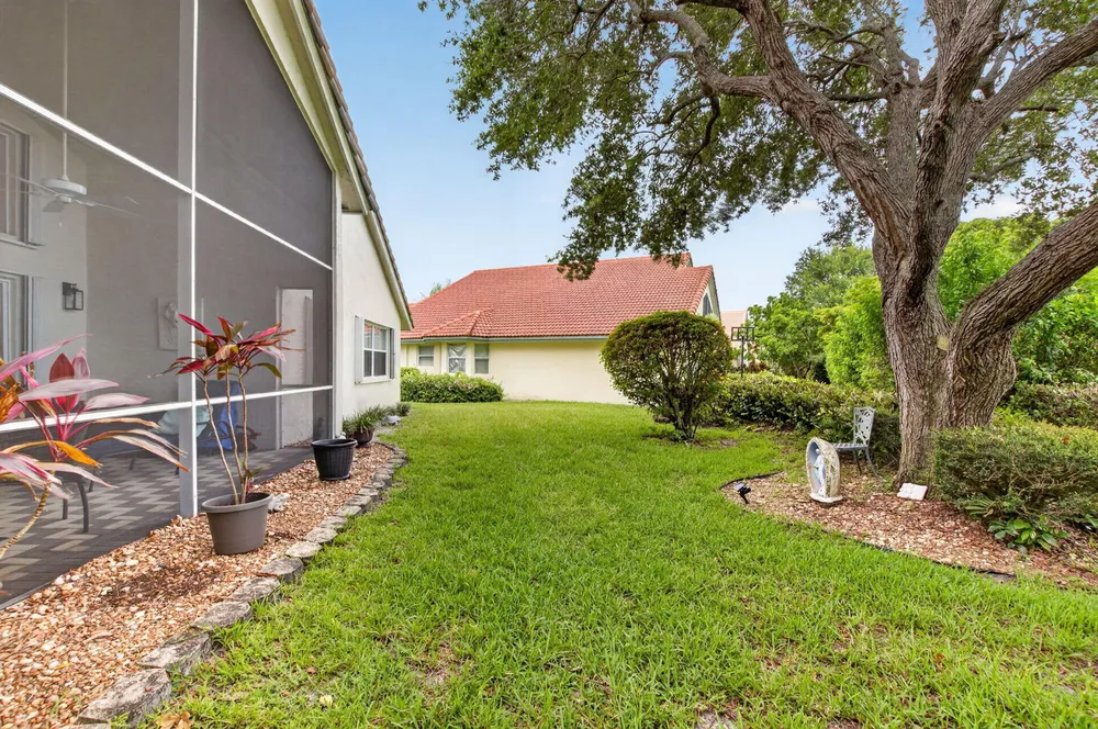 6101 Hook Ln, Boynton Beach, FL 33437