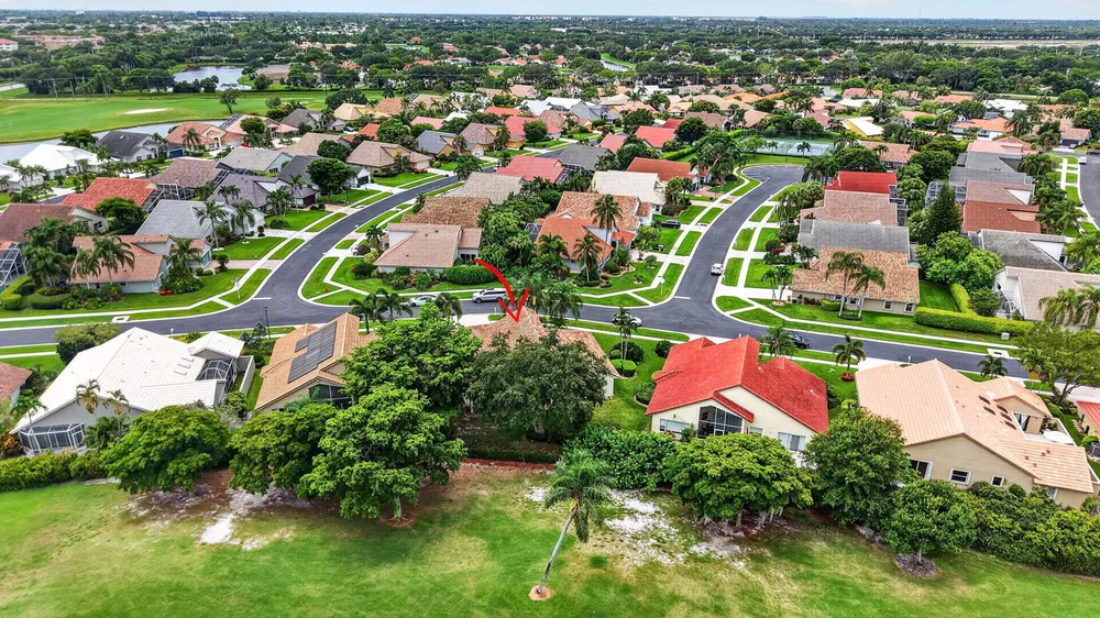 6101 Hook Ln, Boynton Beach, FL 33437
