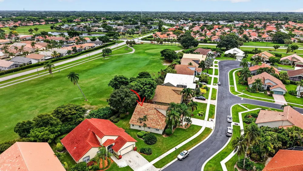6101 Hook Ln, Boynton Beach, FL 33437