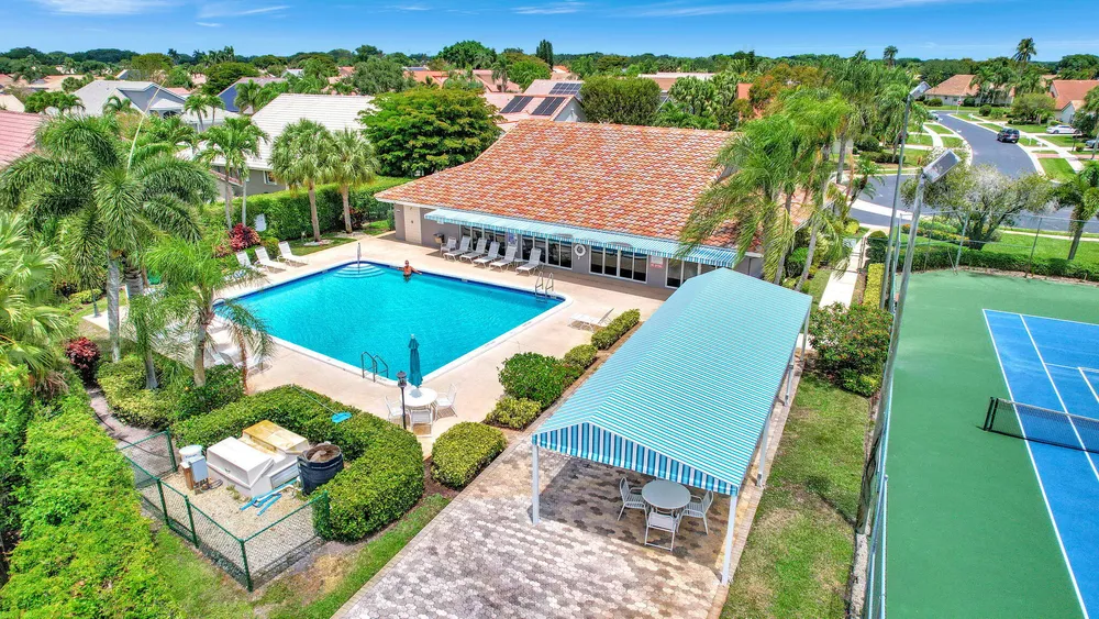 6101 Hook Ln, Boynton Beach, FL 33437