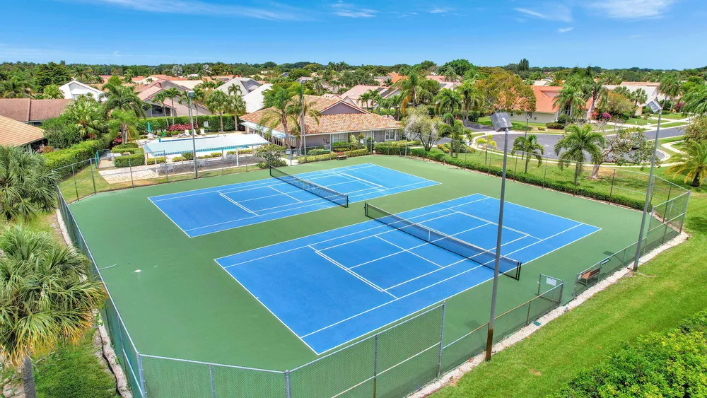6101 Hook Ln, Boynton Beach, FL 33437