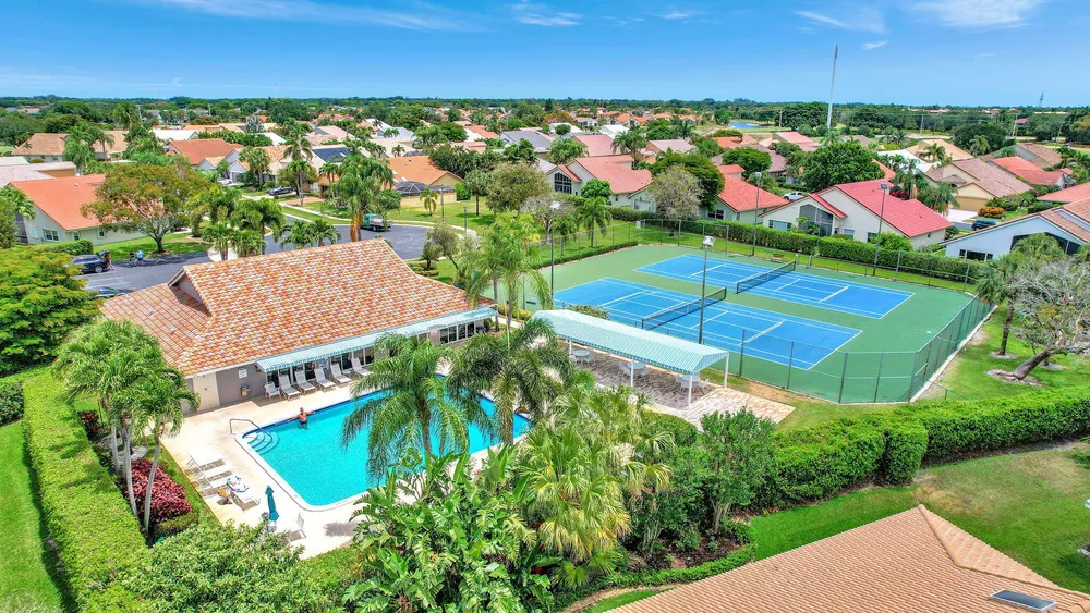 6101 Hook Ln, Boynton Beach, FL 33437