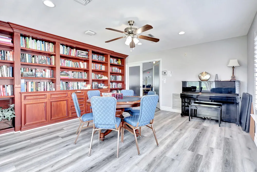 6101 Hook Ln, Boynton Beach, FL 33437