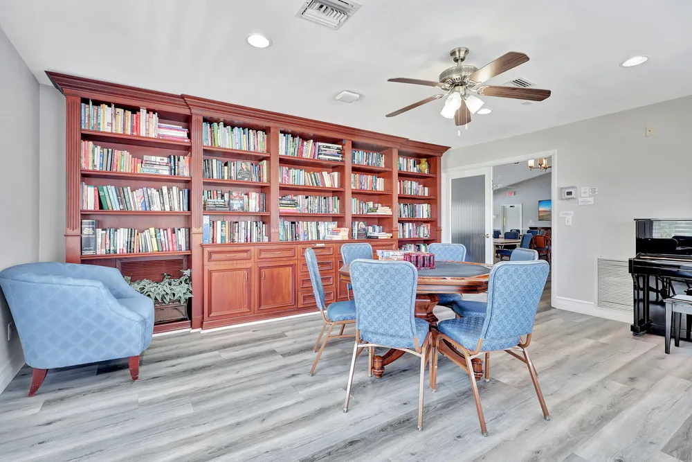 6101 Hook Ln, Boynton Beach, FL 33437
